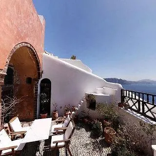 1864 The Sea Captain's House * Oia (Santorini)